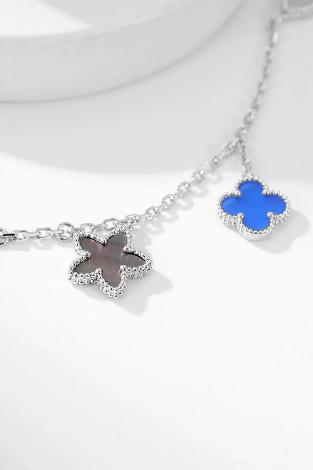 VCA Blue Braceletes 5 Motif