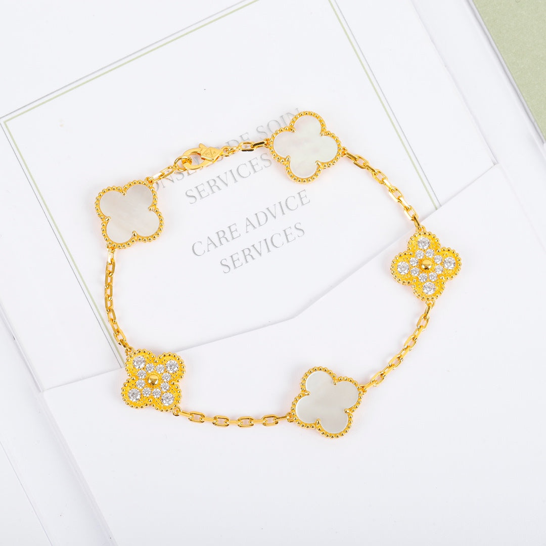 VCA Diamond Clover Bracelet