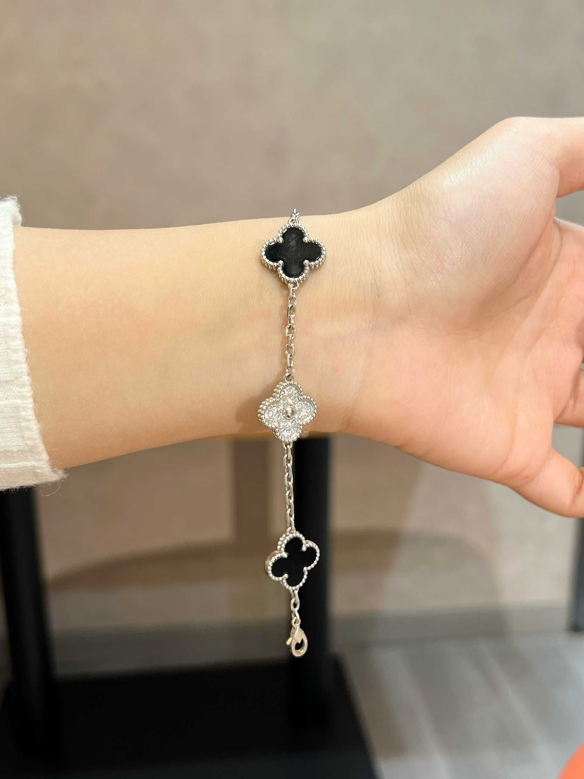 VCA VINTAGE ALHAMBRA BRACELET5 MOTIFS DIAMONDS ONYX 18K WHITE GOLD